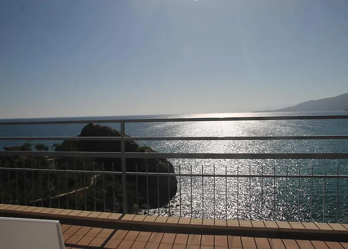 Blue Bay מלון דירות 4*