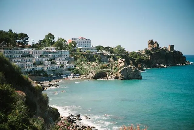 アパートホテル Blue Bay 4*